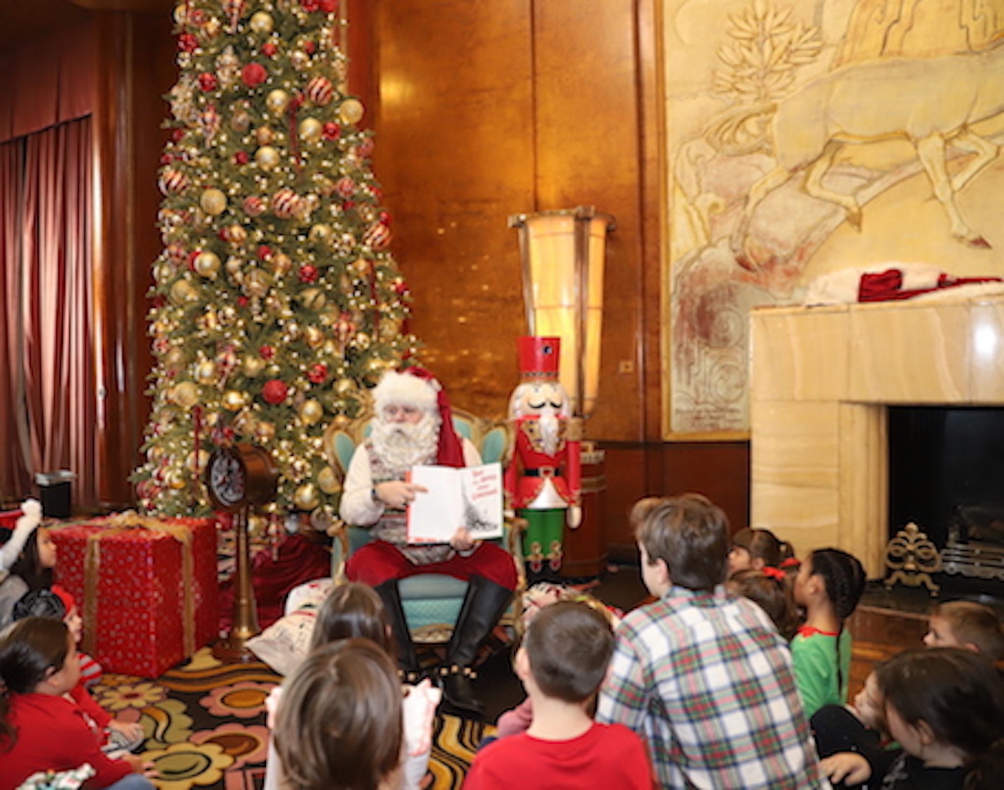 Breakfast with Santa Aboard the Queen Mary