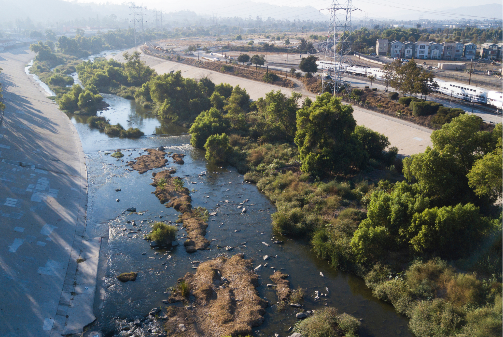 Уча сток. Река Лос-Анджелес. Водоканал Лос Анджелес. Река los Angeles. Ливневка Лос Анджелес.